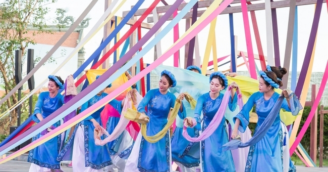 LOVE STORY OF THE SILKWORM GODDESS