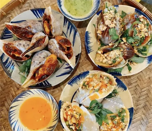 Sự kết hợp tuyệt vời giữa độ tươi ngọt của hải sản v&agrave; c&aacute;ch tẩm ướp đậm đ&agrave;