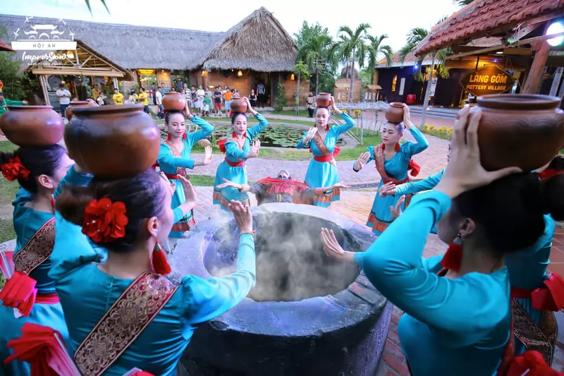 Thưởng thức minishow đặc sắc của Đảo K&yacute; ức Hội An