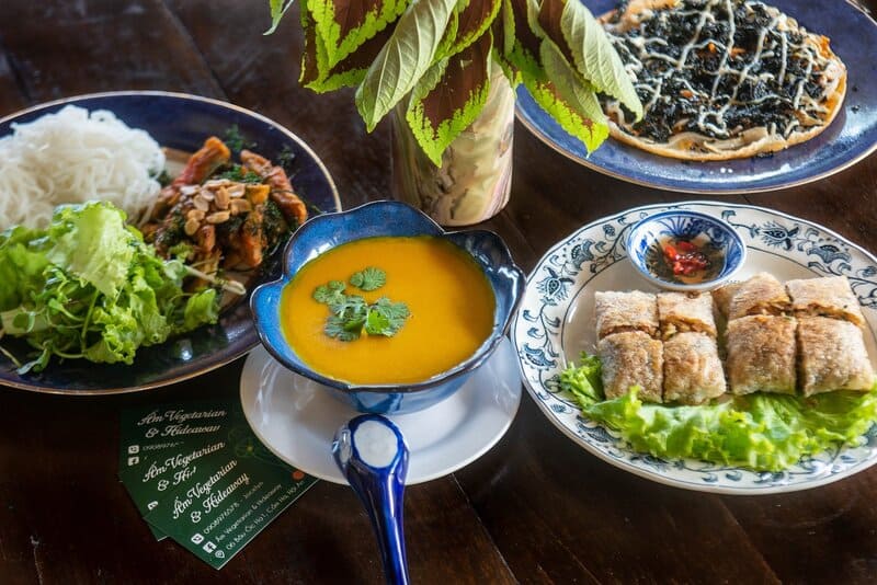 Những món ăn chay thanh đạm của quán