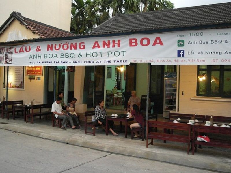 Anh Boa Quán – không gian bình dân, thoải mái với thực đơn phong phú và giá cả hợp lý