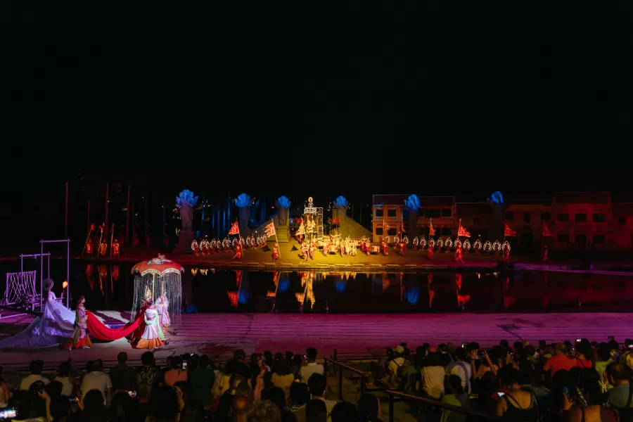 5 experiences when buying tickets to watch the Hoi An performance