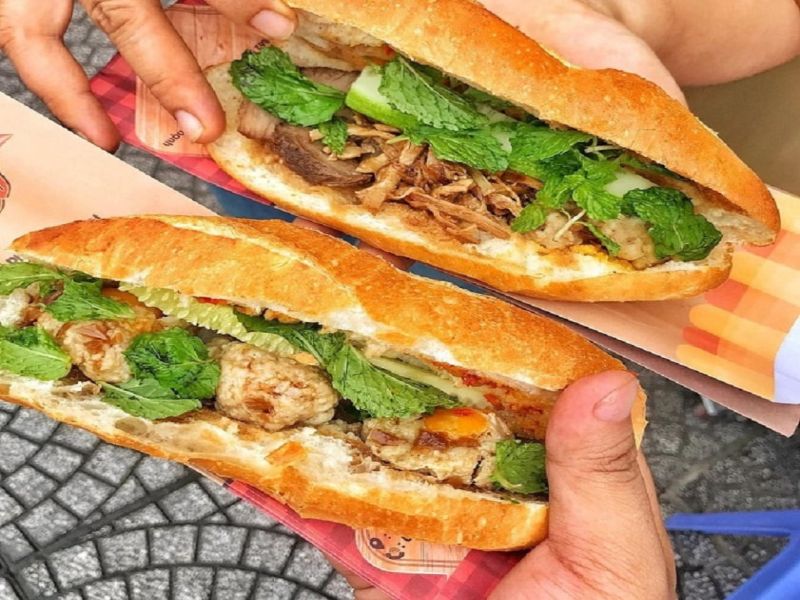 Bánh mì Hội An với lớp vỏ giòn tan, nhân phong phú, chinh phục đa dạng khẩu vị thực khách