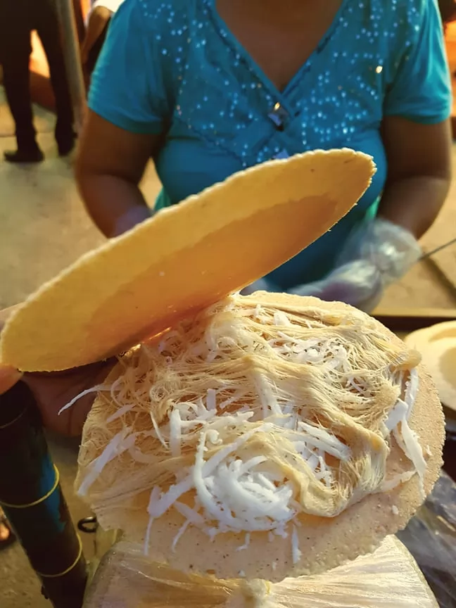 B&aacute;nh yến tơ c&ocirc; Diệp l&agrave; một tuyệt t&aacute;c ẩm thực Hội An