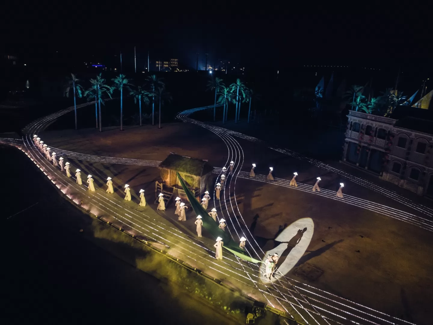 Admire the brilliance of the Hoi An Memories Show