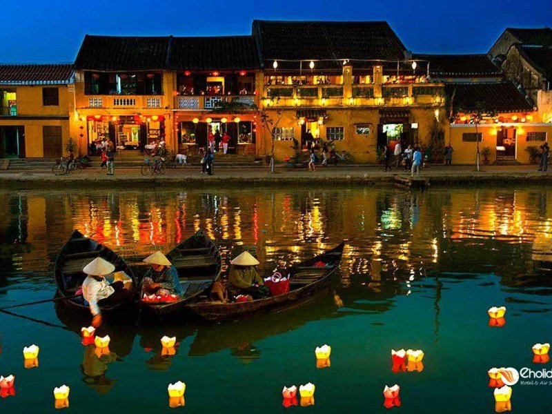 Boats on the Hoai River