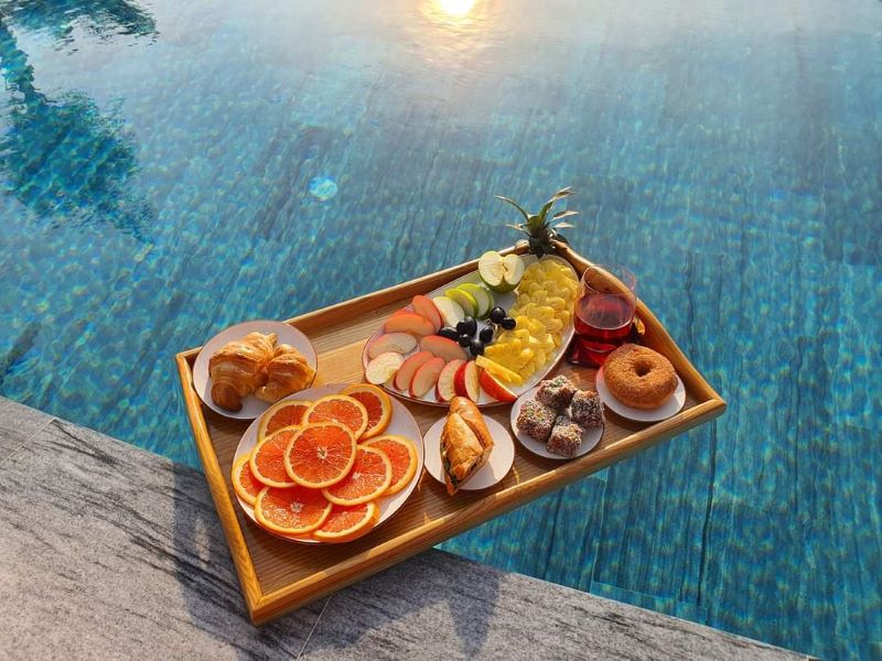 Các khách sạn đẹp ở Hội An thường sở hữu các bể bơi giúp du khách thư giãn