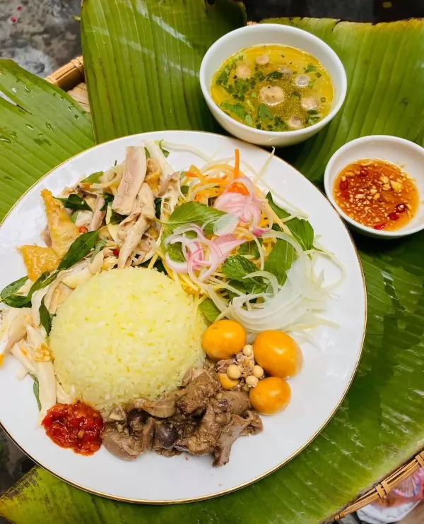 kh&aacute;m ph&aacute; ấm thực hội an