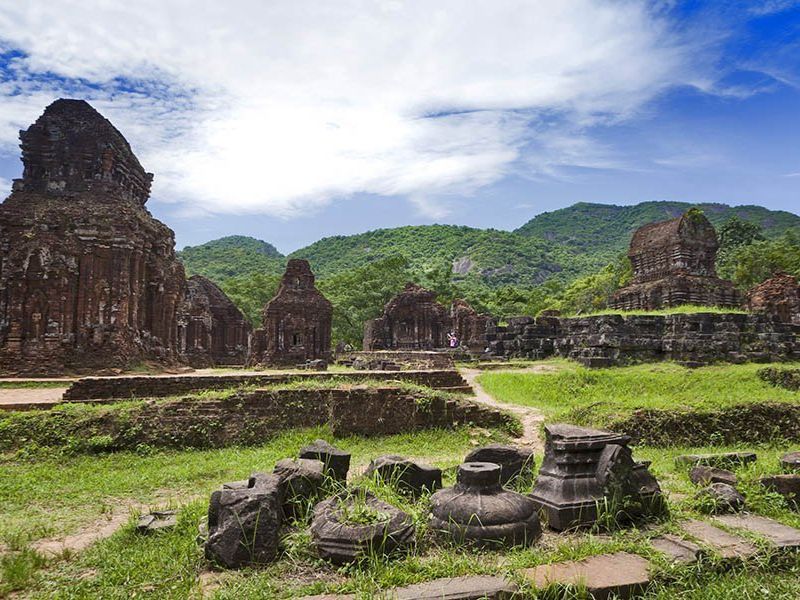 Cảm nhận dấu ấn thời gian tại Mỹ Sơn