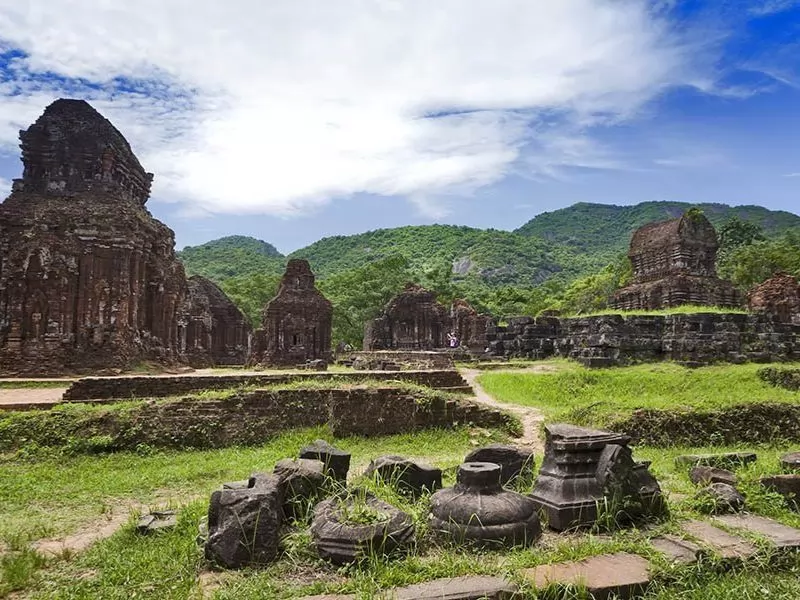 Cảm nhận dấu ấn thời gian tại Mỹ Sơn