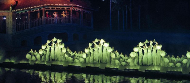 Câu chuyện từ quá khứ, hiện lên chân thực