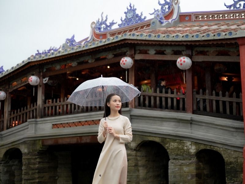 Check in Hội An cùng áo dài tại Chùa Cầu