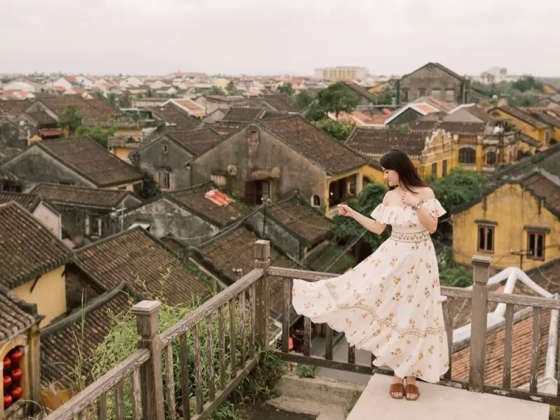 Check in tại qu&aacute;n cafe ở phố cổ Hội An