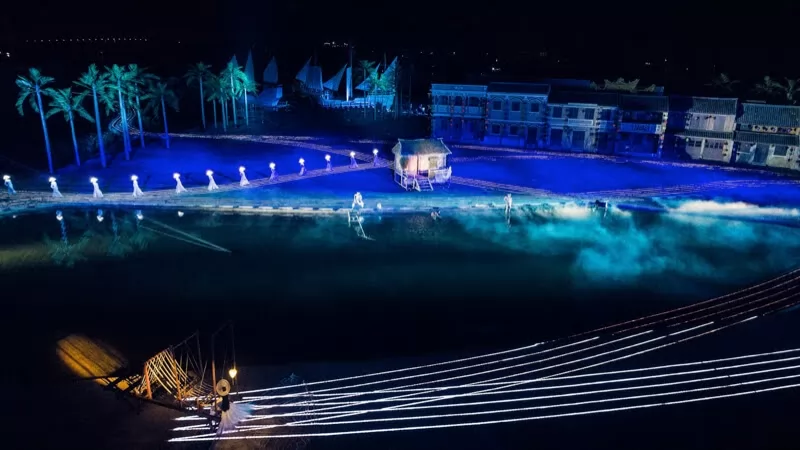 Splendid overall scene of the Hoi An Memories show.