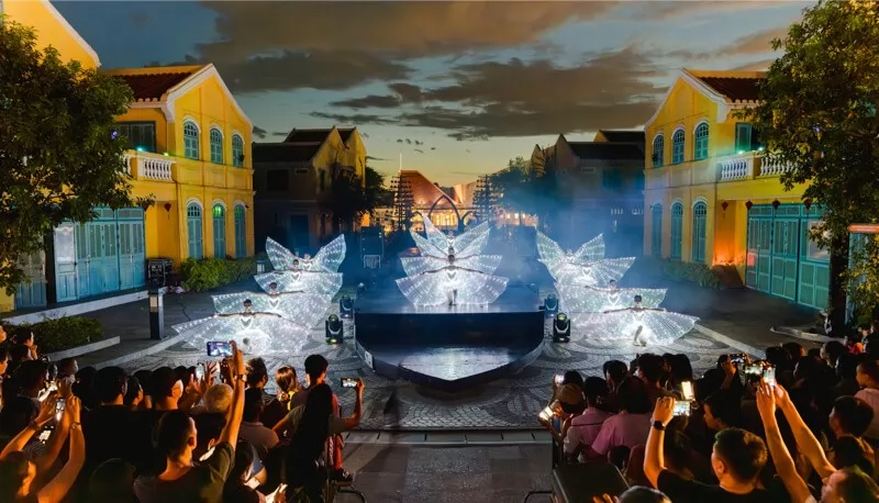 Things must do in Hoi An - the &ldquo;Light to Sky&rdquo; in Hoi An Ancient Town