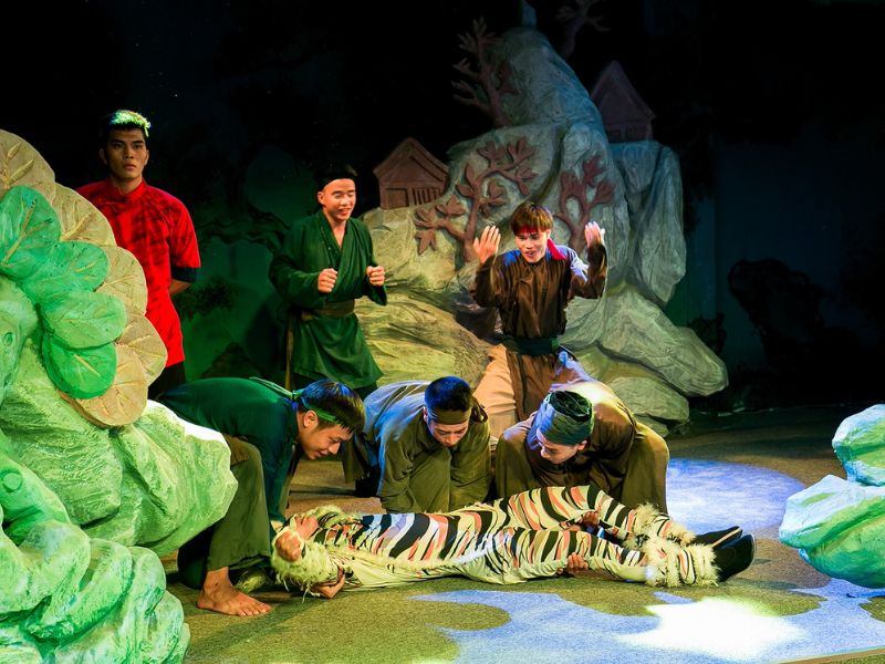 Cuộc đấu tranh huyền thoại giữa con người và thiên nhiên, tái hiện cuộc đánh hổ đầy kịch tính