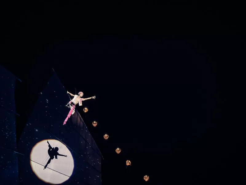 Đắm ch&igrave;m trong vẻ đẹp văn h&oacute;a sống động tại show K&yacute; Ức Hội An, trải nghiệm kh&ocirc;ng thể bỏ qua khi du lịch Tết Hội An