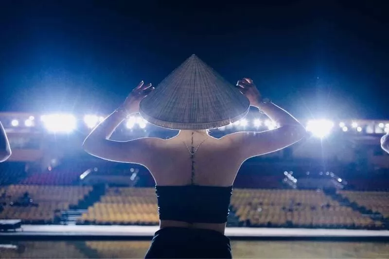 Đằng sau ánh đèn sân khấu: Những câu chuyện chưa kể của diễn viên show thực cảnh Ký Ức Hội An