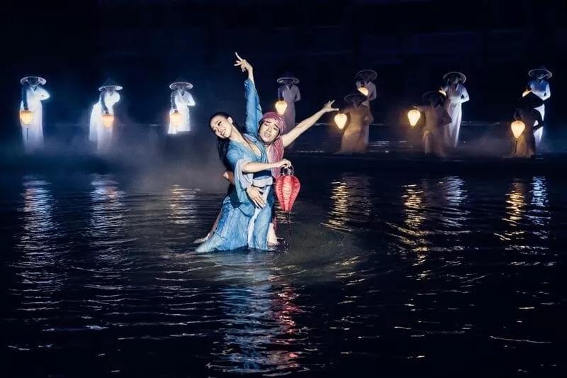 Trên sân khấu thực cảnh của Ký Ức Hội An, các diễn viên đã thực sự hoà thành một với nhân vật mà mình hoá thân