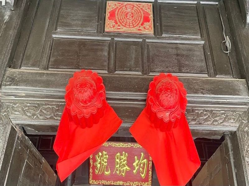 Đôi mắt cửa – 'thần giữ cửa' trong tín ngưỡng của người dân phố cổ 