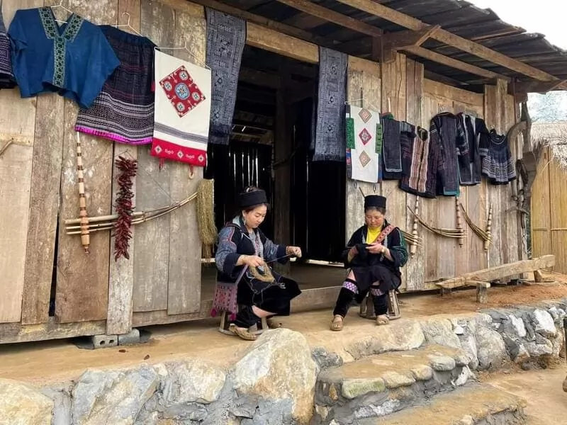 Du lịch văn h&oacute;a l&agrave; cơ hội để du kh&aacute;ch h&ograve;a m&igrave;nh v&agrave;o đời sống bản địa