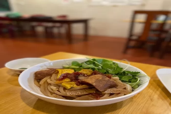 D&ugrave; ng&agrave;y rằm hay mồng một bạn vẫn c&oacute; thể thưởng m&oacute;n cao lầu tại Hội An