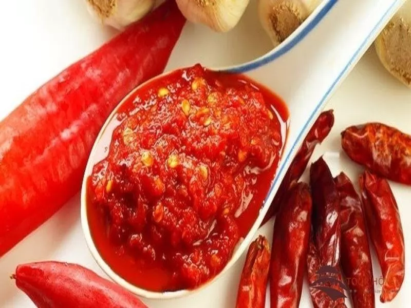 Gia vị kh&ocirc;ng thể thiếu trong ẩm thực đặc sản của Hội An l&agrave;m dậy l&ecirc;n v&agrave; lưu lại một hương vị kh&oacute; qu&ecirc;n