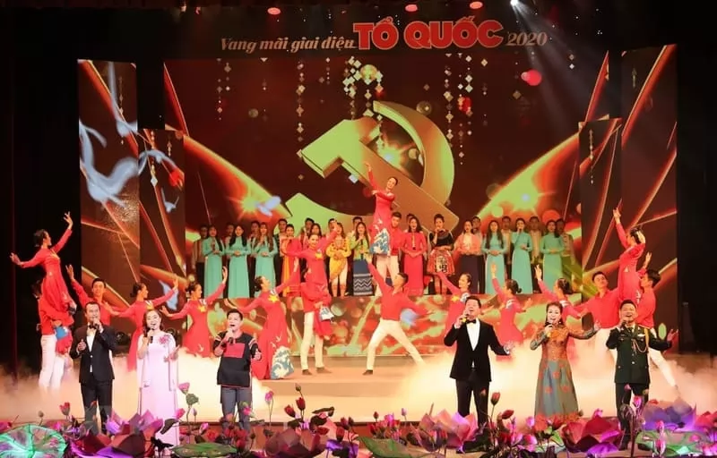 Một tiết mục h&aacute;t m&uacute;a s&ocirc;i động của chương tr&igrave;nh nghệ thuật &ldquo;Giai điệu Tổ quốc"