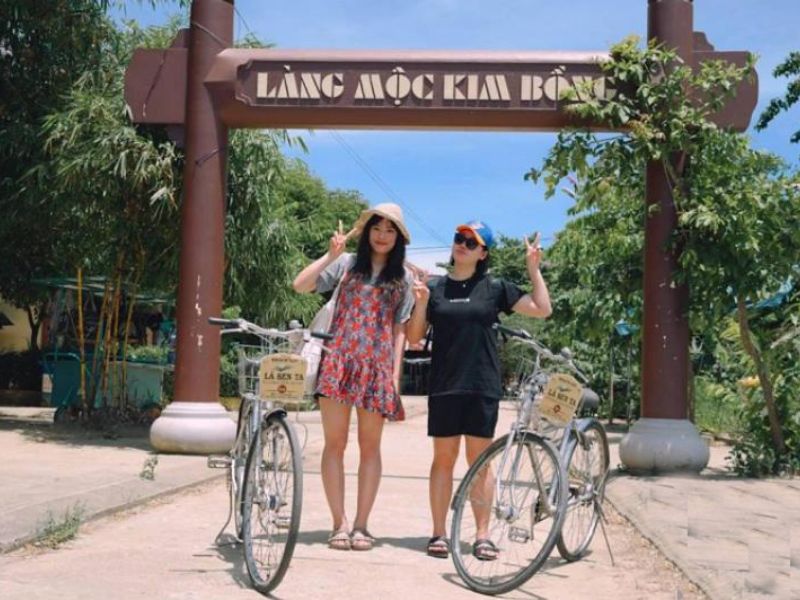 Hành trình bằng xe đạp qua những con đường làng quê thơ mộng