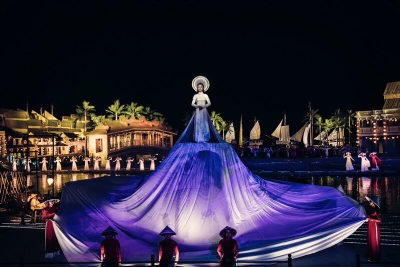 Khung cảnh ấn tượng của show diễn Ký Ức Hội An