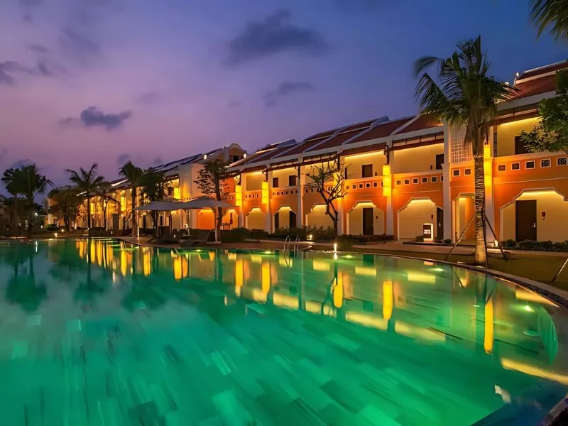 Hồ bơi v&ocirc; cực tại Hoi An Memories Resort & Spa - Tận hưởng vẻ đẹp tự nhi&ecirc;n v&agrave; ho&agrave;ng h&ocirc;n tuyệt đẹp