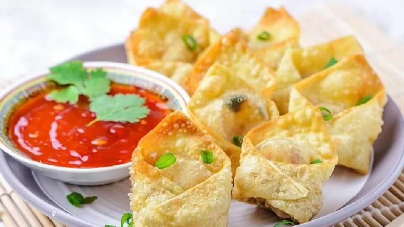 Ho&agrave;nh th&aacute;nh chay l&agrave; một m&oacute;n ăn đặc biệt bạn n&ecirc;n thử tại Hội An