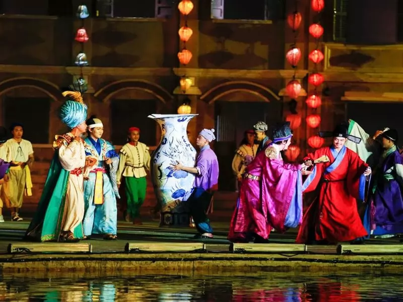 Hoạt động thương mại đầy nhộn nhịp tại thương cảng sầm uất bậc nhất Đ&ocirc;ng Nam &Aacute;