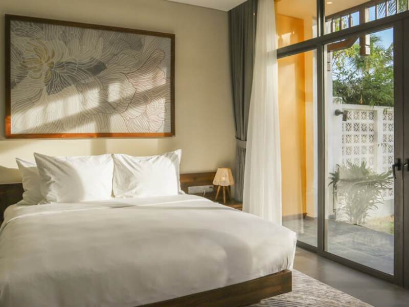 Hoi An Memories Resort & Spa rooms are designed in a minimalist style
