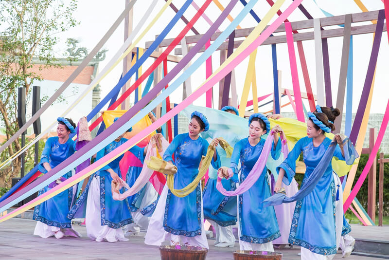 Hơn 20 minishow được tổ chức tại công viên Ấn Tượng vào 17h - 19h mỗi ngày