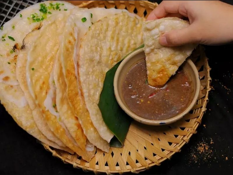 Hương vị đậm đà khó quên của đặc sản xứ Quảng, bánh đập.