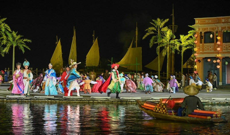 The vibrant trading port of Faifo is depicted in the "Hoi An Memories" show