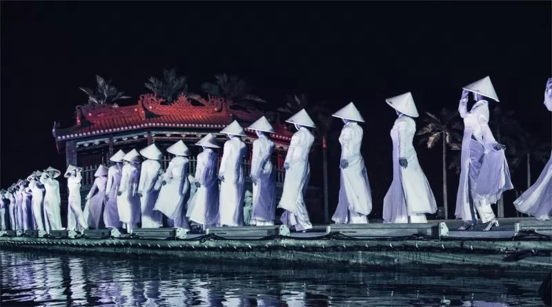 Nét đẹp vượt thời gian: Áo dài và những câu chuyện chưa kể