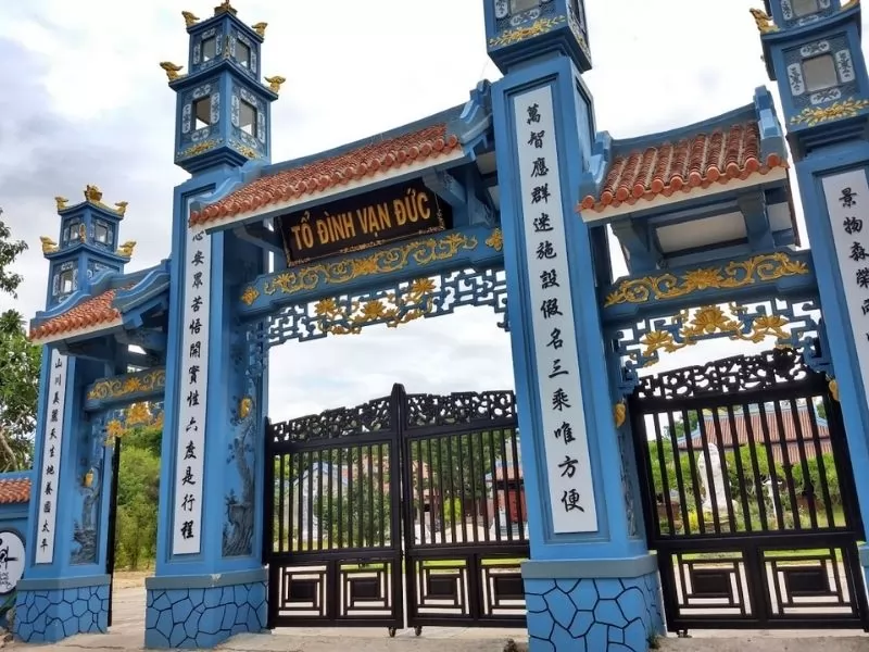 Kh&ocirc;ng gian tĩnh lặng tại ch&ugrave;a Hội An