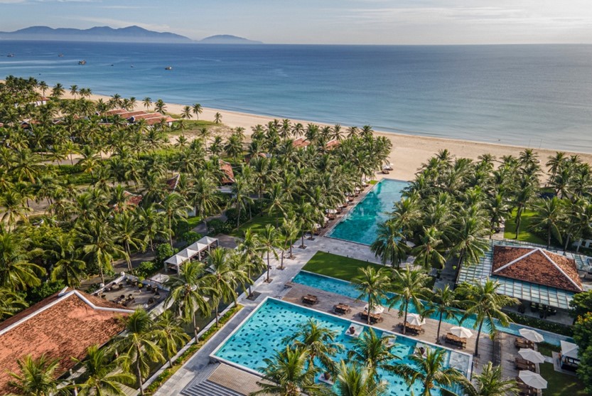 Four Seasons Resort sở hữu một trong những bể bơi vô cực đẹp nhất thế giới