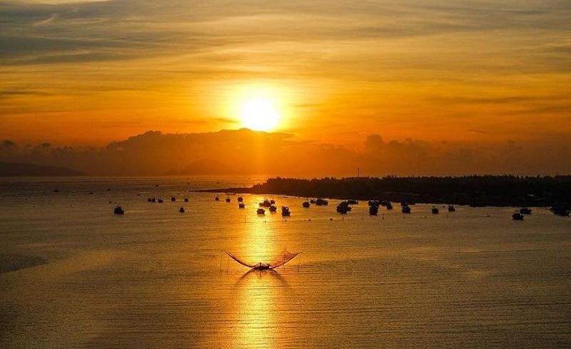 Khung cảnh lay động lòng người nhìn từ Cầu Cửa Đại