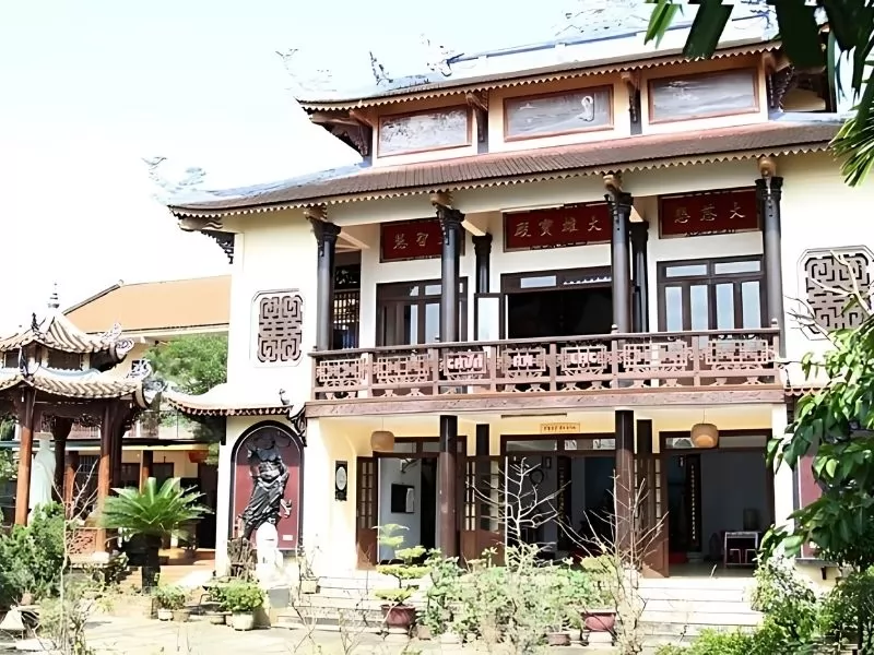 Kiến tr&uacute;c trang nh&atilde; của ch&ugrave;a An Lạc