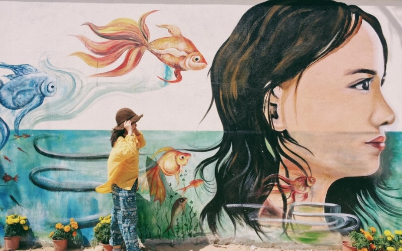 Làng bích họa Tam Thanh tại thôn Hòa Trung, xã Tam Thanh, cách thành phố Tam Kỳ