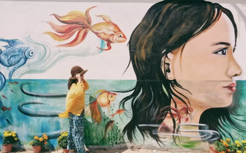 Làng bích họa Tam Thanh tại thôn Hòa Trung, xã Tam Thanh, cách thành phố Tam Kỳ