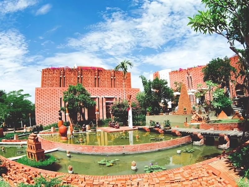 Làng gốm Thanh Hà với góc nhìn ấn tượng.