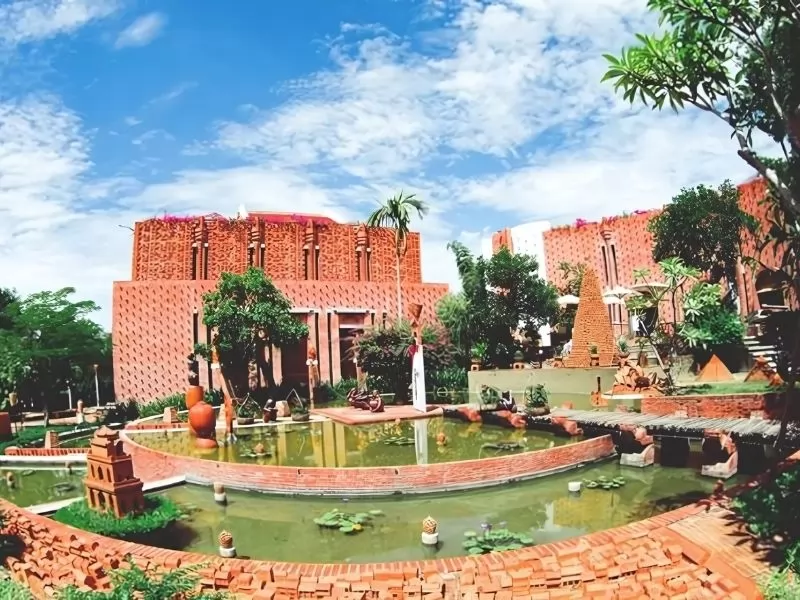 L&agrave;ng gốm Thanh H&agrave; với g&oacute;c nh&igrave;n ấn tượng.