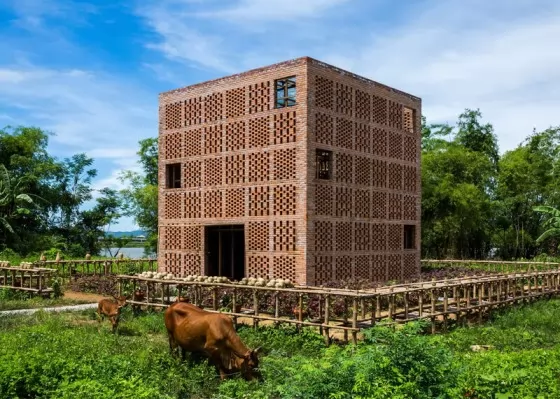 Le Duc Ha terracotta workshop