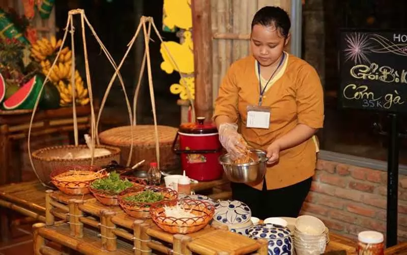 Lantern festival is a special occasion for tourists coming to Hoi An
