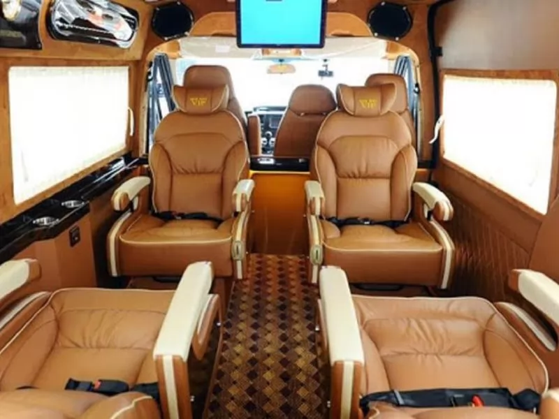 Limousine &ndash; lựa chọn di chuyển thoải m&aacute;i v&agrave; ri&ecirc;ng tư từ H&agrave; Nội đến Hội An