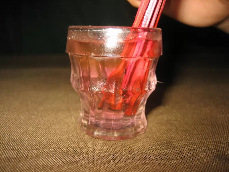 M&agrave;u hồng đặc trưng của rượu Hồng Đ&agrave;o